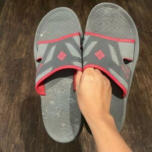 Columbia grey sandals sz 11 red